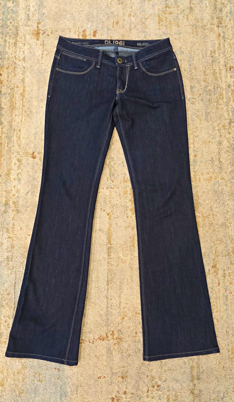 DL1961 Women’s Dark Wash Blue Slim Bootcut Stretch Denim Jeans Mid Size 28